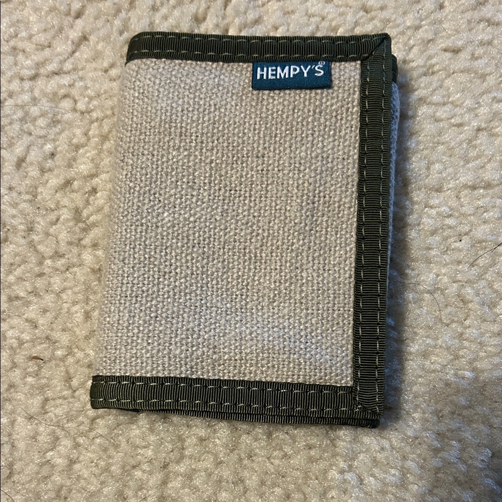 Tan and Green BRAND NEW never been used HEMPYS wallet!